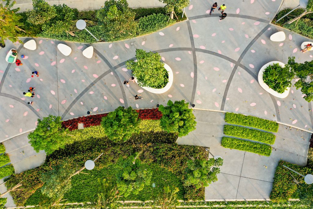 Công viên Sakura Park tại khu phức hợp Midtown có chiều dài hơn 600m