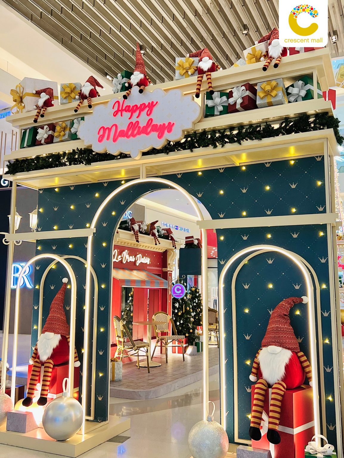 Happy Mallidays tại Crescent Mall